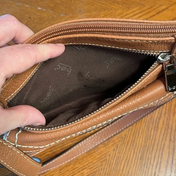 b.o.c. Brown Crossbody Bag - Picture 5 of 6